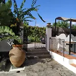 Ξενοδοχείο με διαμερίσματα La Casa Al Mare 3*